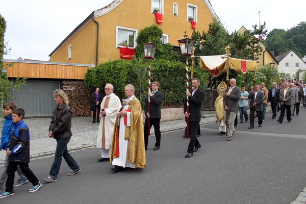 Fronleichnamsprozession in Ensdorf.